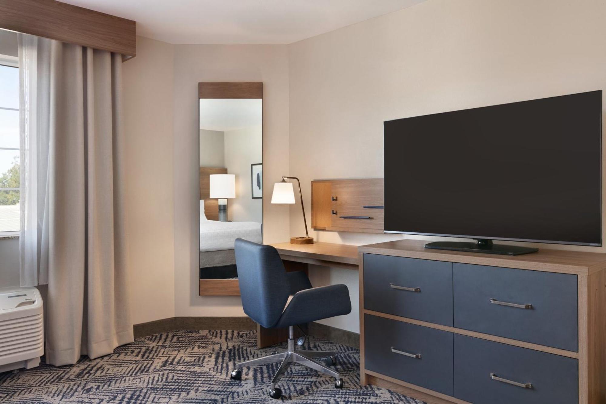 Candlewood Suites Kansas City Northeast By Ihg Экстерьер фото